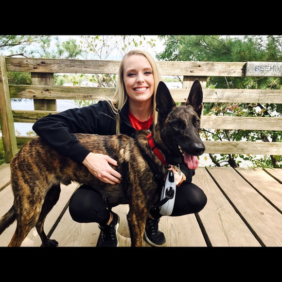 Meet your Posher! - Picture 5 of 5